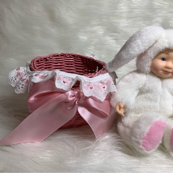 AUTHENTIC ANNE GEDDES BABY DOLL PLUSH WITH COSTUME - Picture 3 of 8